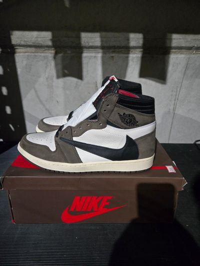 Z656 Jordan 1 Retro High OG SP Travis Scott Mocha New In Box