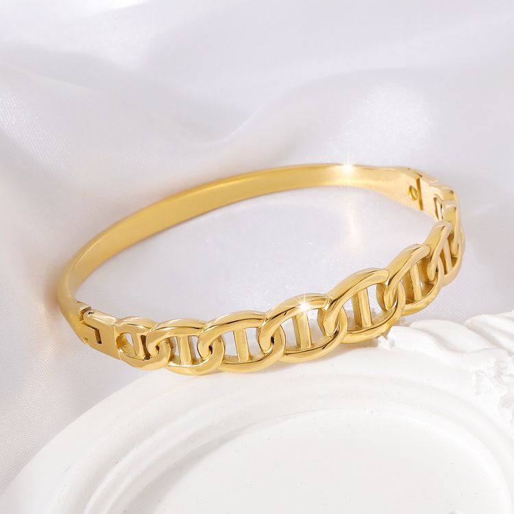 Gold Chain Link Bracelet image 2