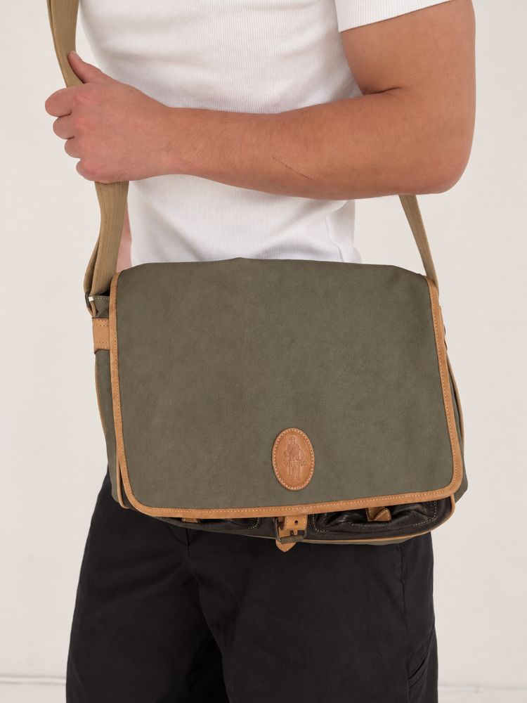 '80s C.P Company Leather Messenger Bag (OS) image 1