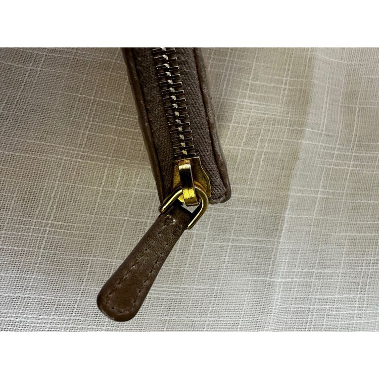 Large zipped wallet / all-in-one Miu Miu in pleated taupe leather / Miu Miu Matelassé long wallet imagen 5