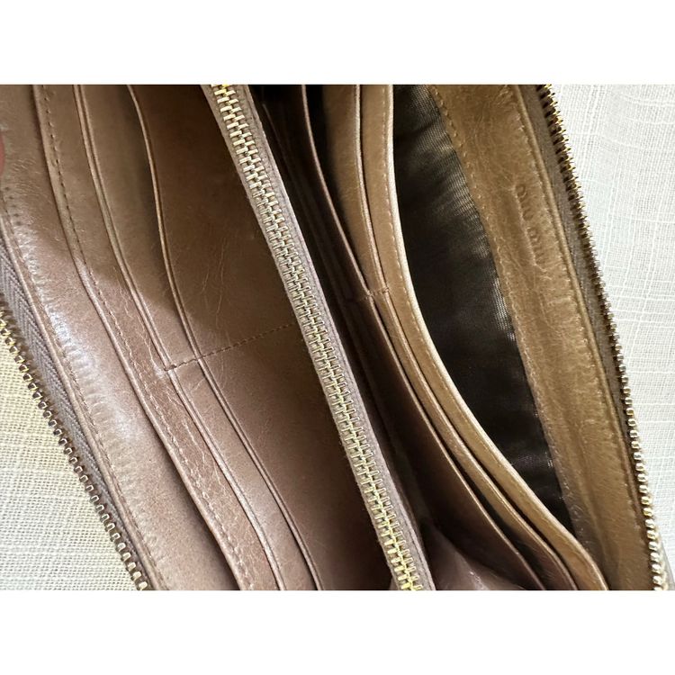Large zipped wallet / all-in-one Miu Miu in pleated taupe leather / Miu Miu Matelassé long wallet imagen 7