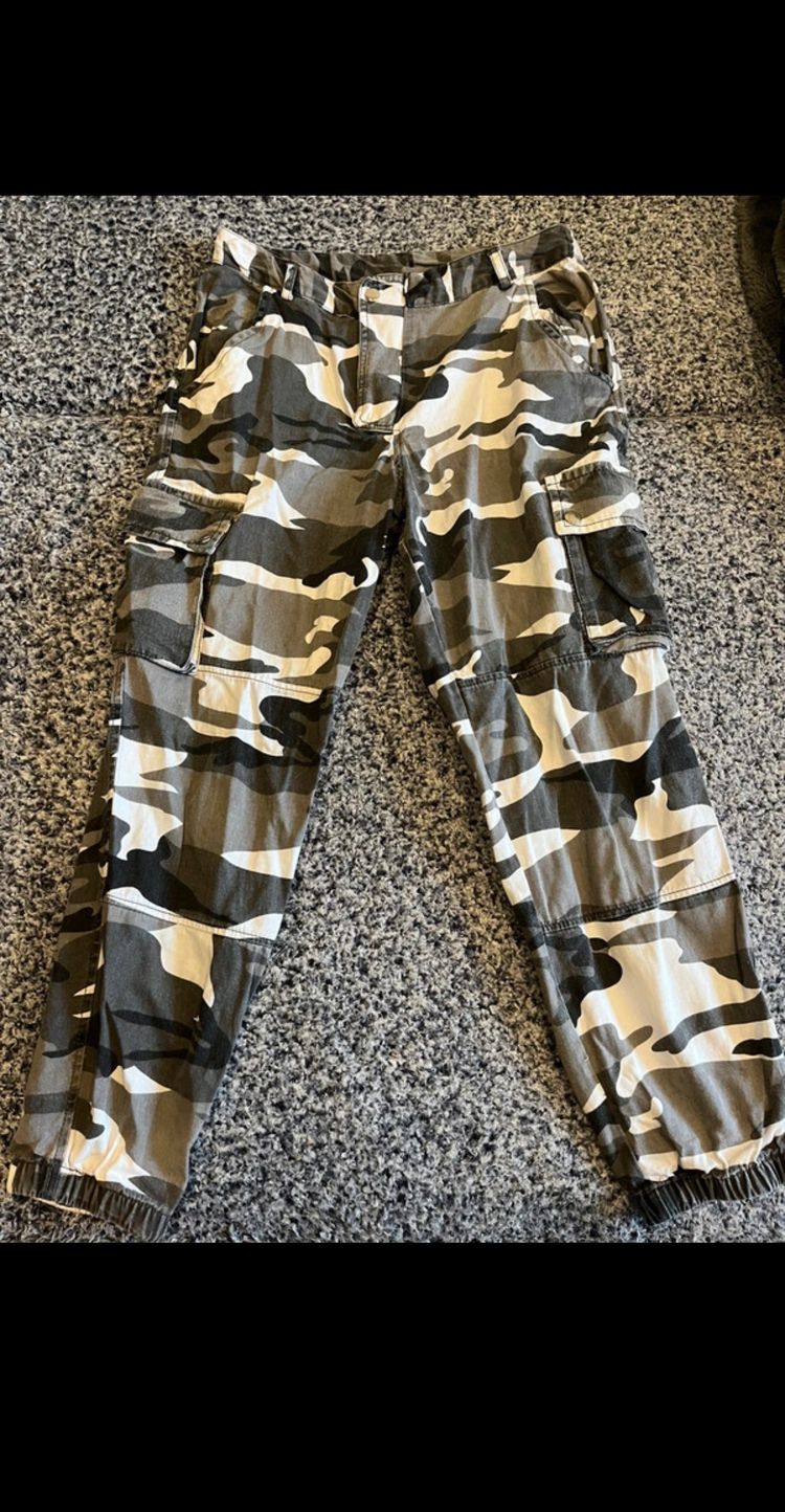 New Look New Look  multi -colour camouflage combat trousers for women size 10 product image