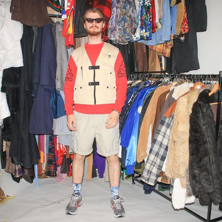 Vintage 90s utility pocket gilet in beige 2