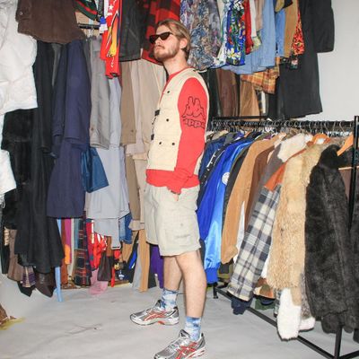 Vintage 90s utility pocket gilet in beige 3