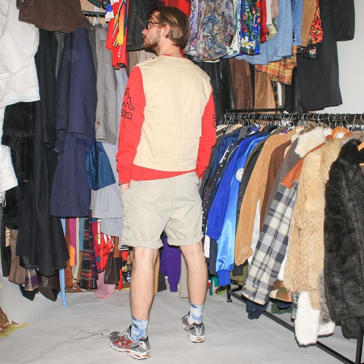 Vintage 90s utility pocket gilet in beige 4