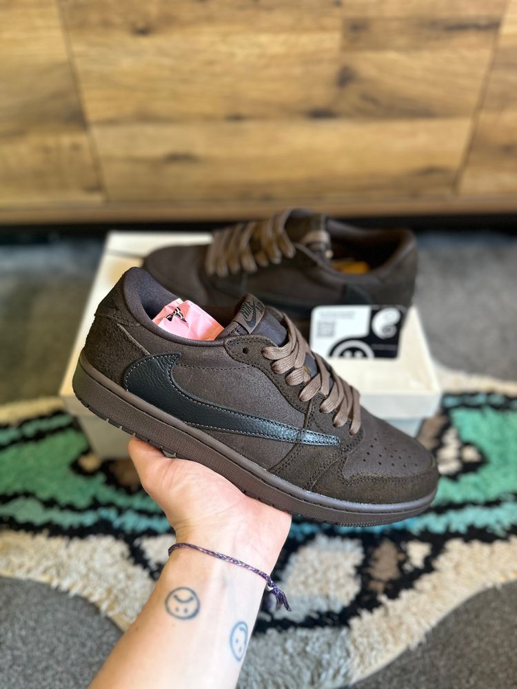 Nike Air Jordan 1 Travis Scott “Velvet Brown” U.K. 8.5