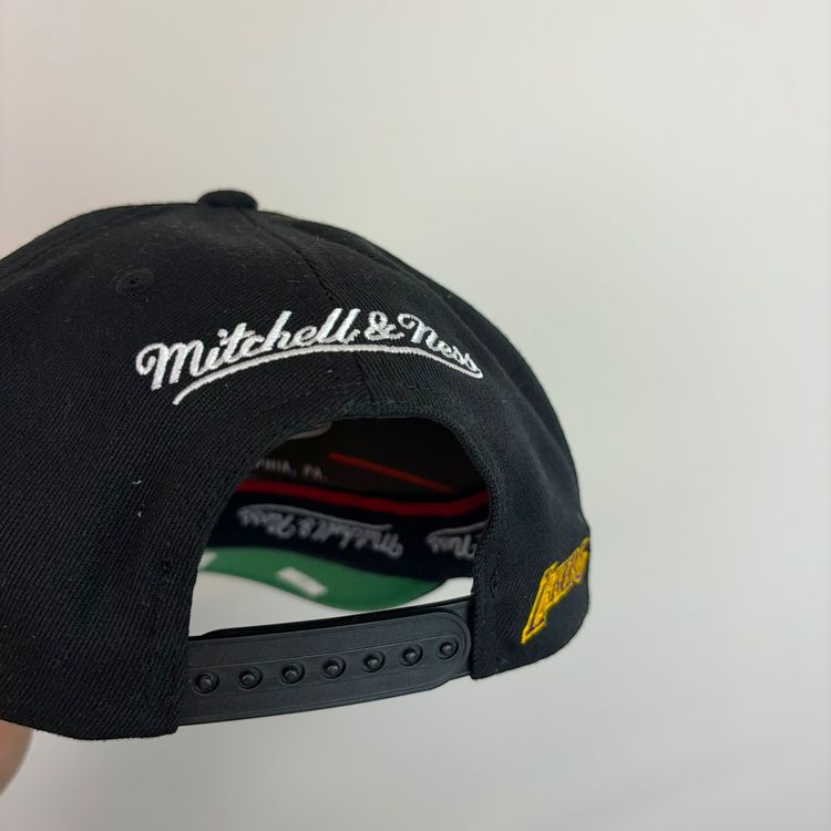Mitchell & Ness Los Angeles Lakers Black Snapback Hat image 5