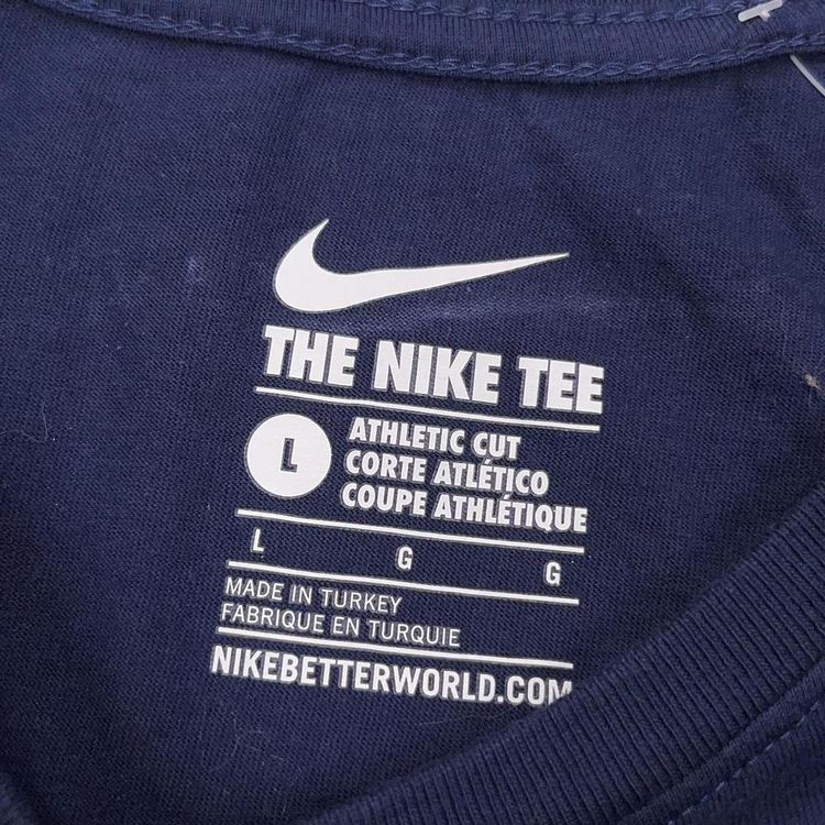Vintage Nike T-Shirt 4