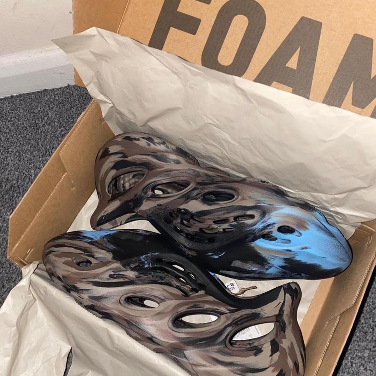 Yeezy Foam Rnner Mx Cinder. obraz 4