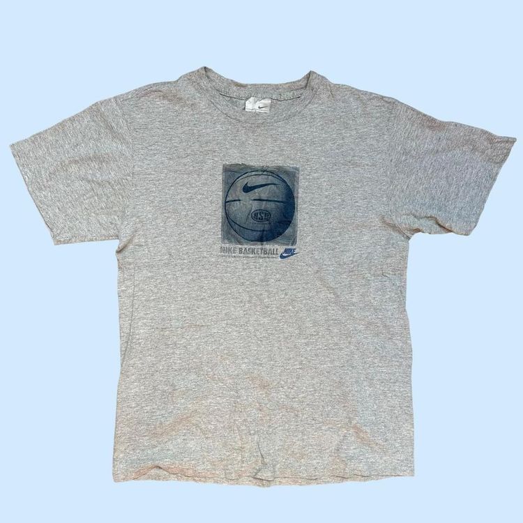 Vintage Nike basketball graphic tshirt