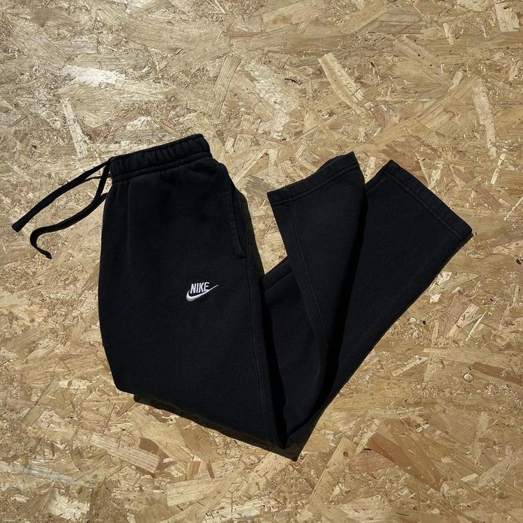 Like New Nike Club Embroidered Cuffed Joggers 4