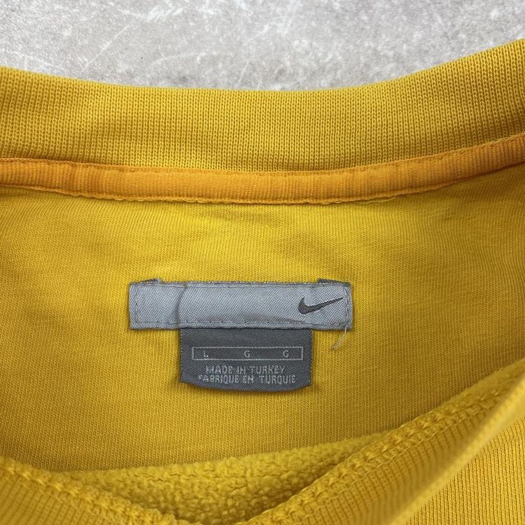 Nike sweatshirt image 4