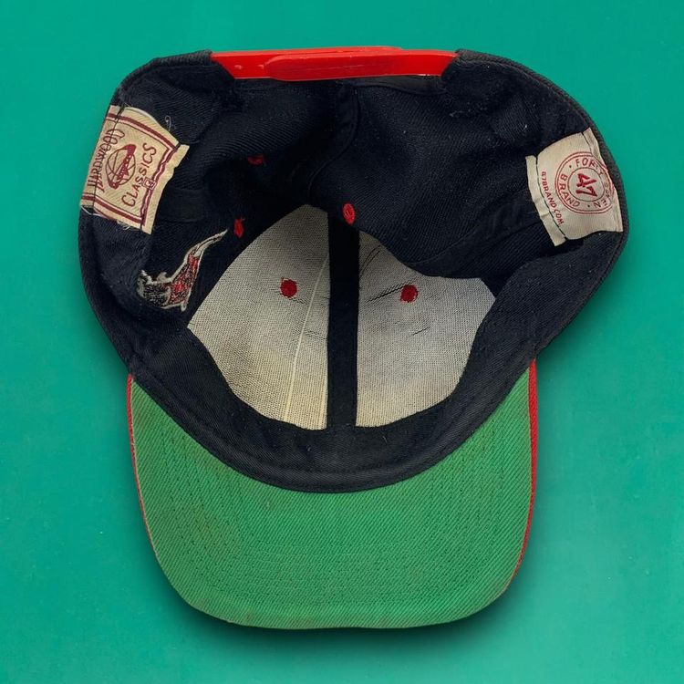 Chicago Bulls Vintage 90s Embroidered Spellout Logo Snapback Cap Basketball Cap 47 Brand Hat Black image 4