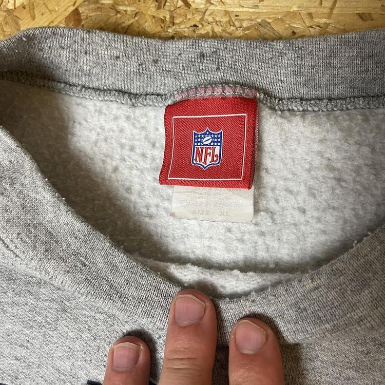 Vintage Reebok NFL x Chicago Bears Graphic Sweatshirt 6
