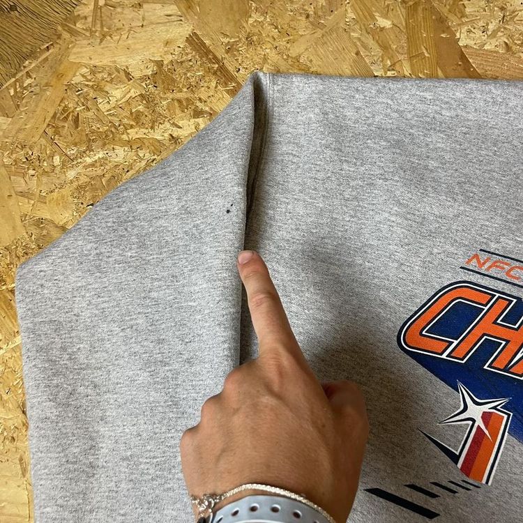 Vintage Reebok NFL x Chicago Bears Graphic Sweatshirt 7