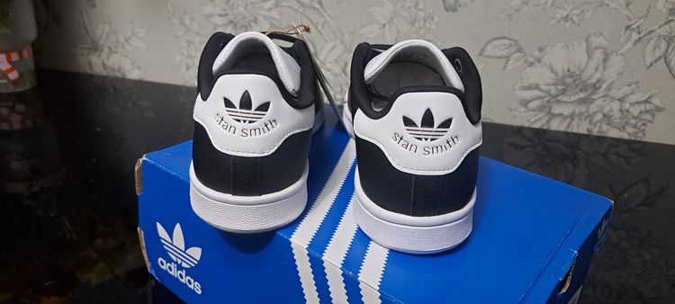 Adidas Stan Smith J UK 5.5  image 3