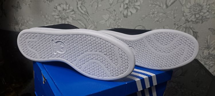 Adidas Stan Smith J UK 5.5  image 5
