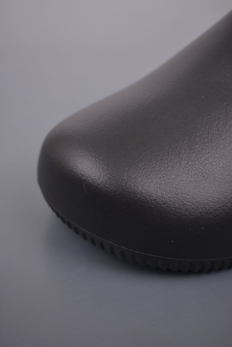 Nike Black Slip-On Clogs With Adjustable Strap image 2