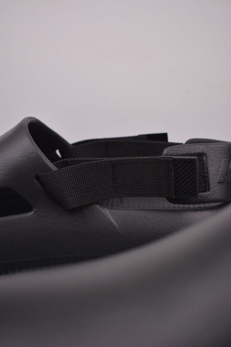 Nike Black Slip-On Clogs With Adjustable Strap image 6
