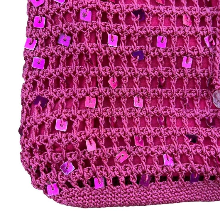 The cutest hot pink crochet mini tote bag with sequins all over obraz 3