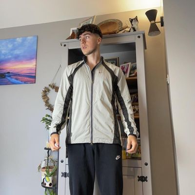 Vintage Nike Swoosh Embroidered 2000s Windbreaker Jacket 3