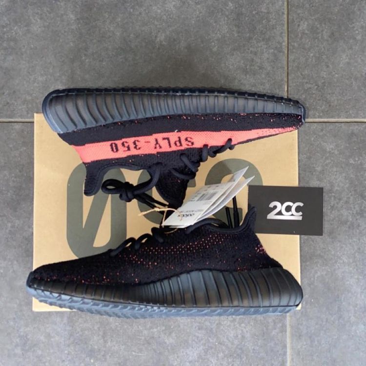 - Adidas Yeezy Boost 350 V2 Core Black Red imagen 2