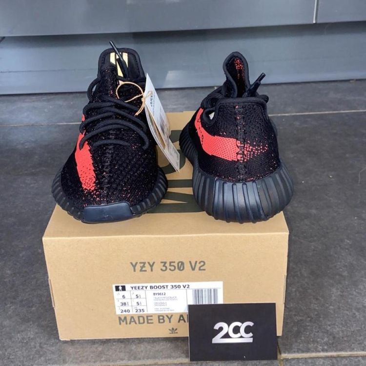 - Adidas Yeezy Boost 350 V2 Core Black Red imagen 3