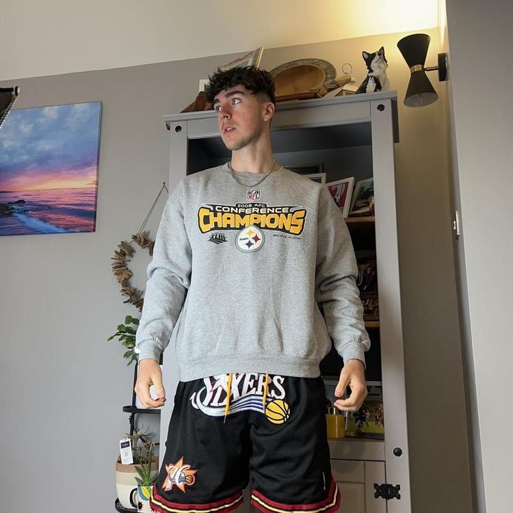 Vintage Reebok NFL x Superbowl Champions Graphic Sweatshirt 4