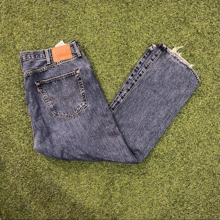 Blue Levis 501 jeans image 1