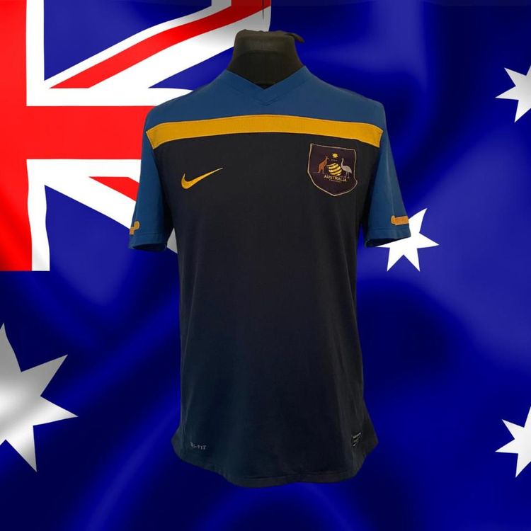 AUSTRALIA 2010-11 AWAY FOOTBALL SHIRT