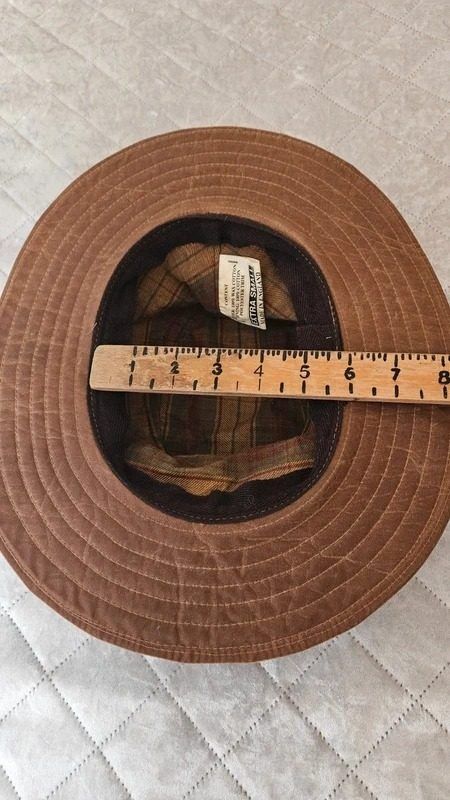Brown Wide-Brim Hat With Feather Detail imagen 3