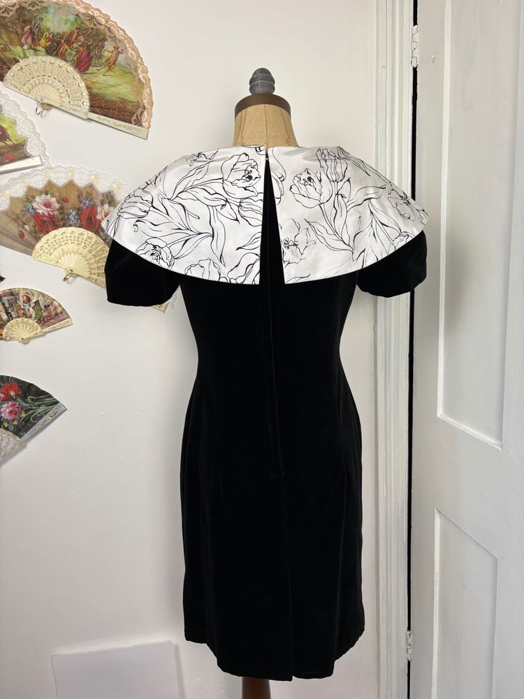 Vintage 80s Velvet evening dress with shawl collar image 3