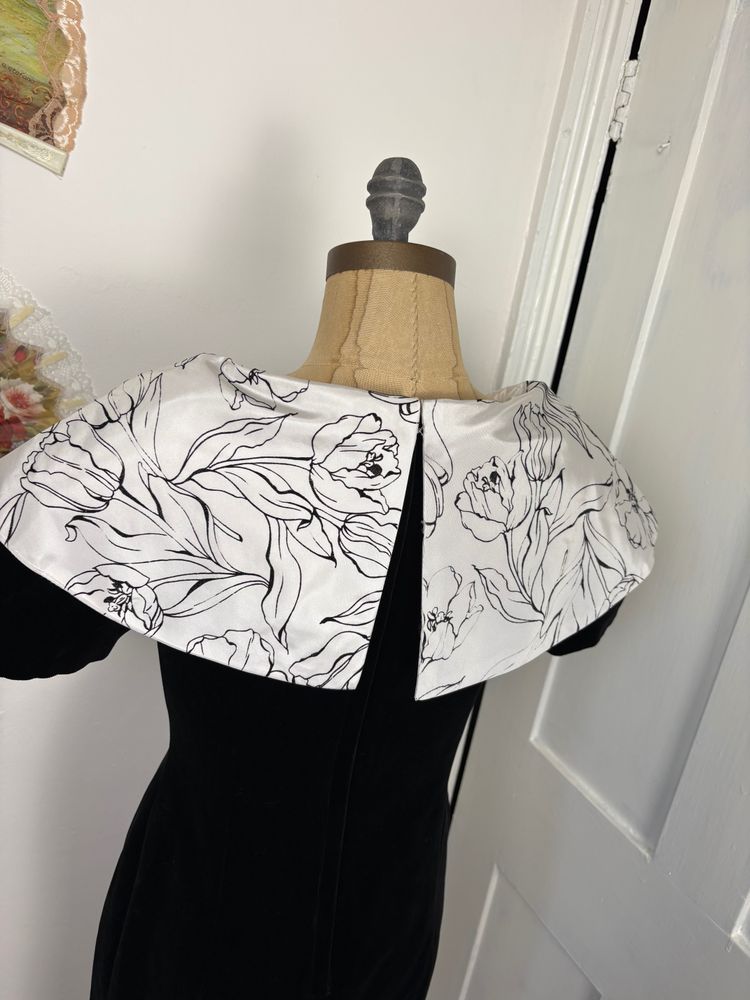 Vintage 80s Velvet evening dress with shawl collar image 4