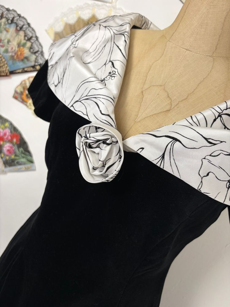 Vintage 80s Velvet evening dress with shawl collar image 6