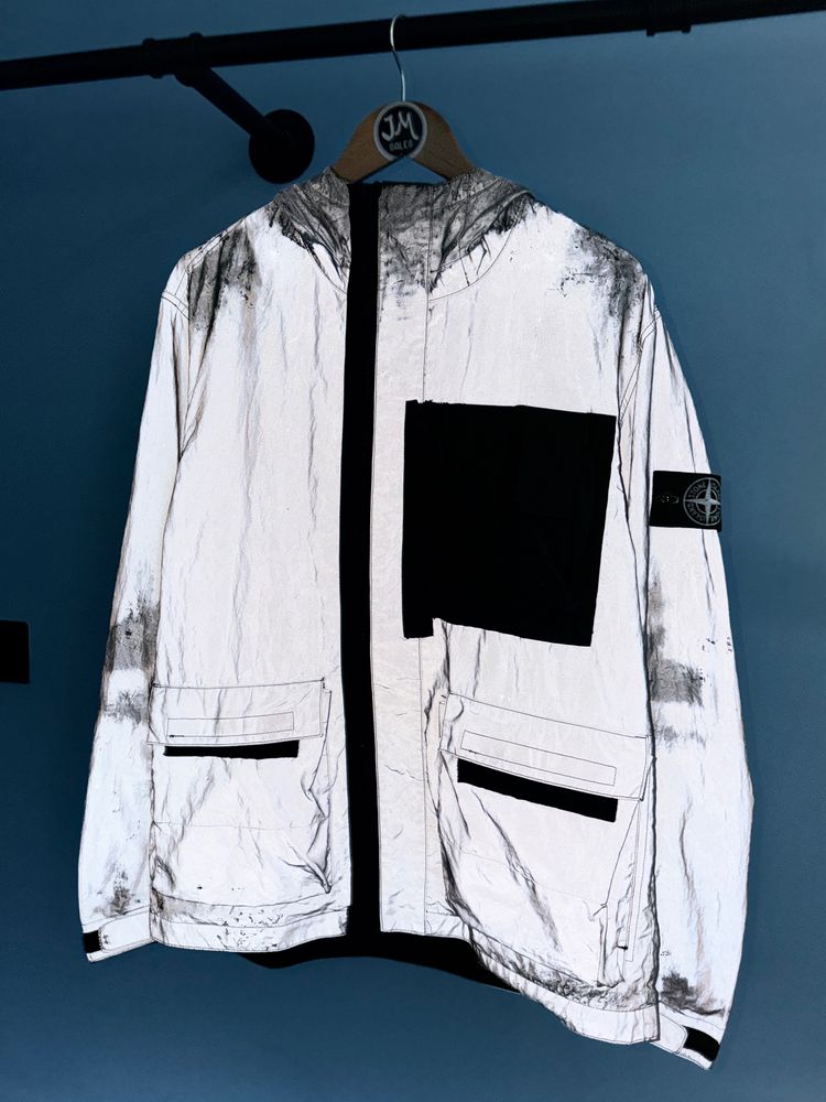 Immagine di Medium Stone Island Silver Black Plated Reflective with Mussola Gommata Jacket 1
