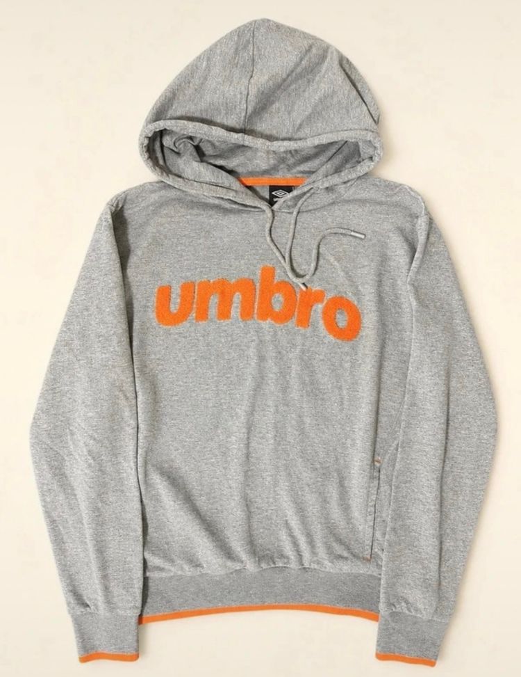 Umbro Grey Hoodie With Orange Textured Lettering imagen 1