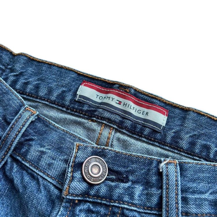Tommy Hilfiger mid blue wash straight relaxed fit denim jeans. Small logo embroidery on the back poc 4