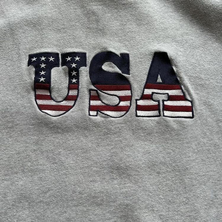 Y2K USA crew neck embroidered tourist style sweatshirt. 6