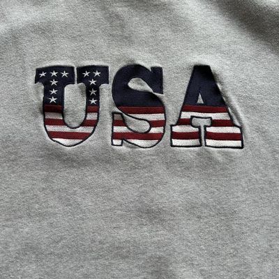 Y2K USA crew neck embroidered tourist style sweatshirt. 6