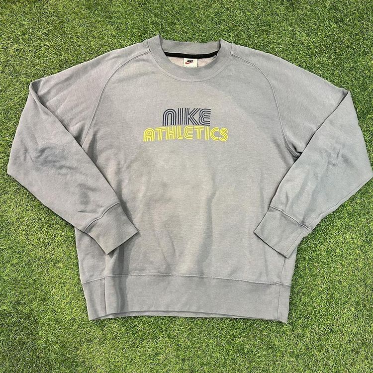 Nike graphic spell out sweatshirt image 1