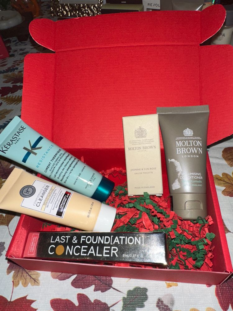 Medium size Christmas box image 1