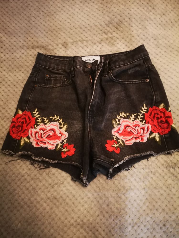 Black Denim Shorts With Floral Embroidery