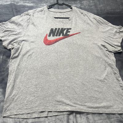 Nike fluffy graphic t-shirt