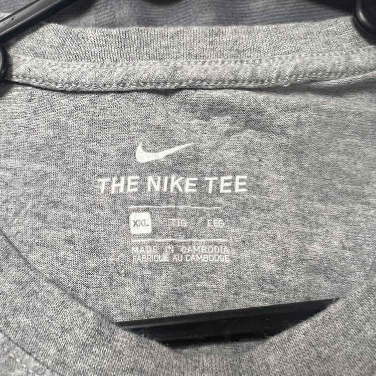 Nike fluffy graphic t-shirt imagen 3