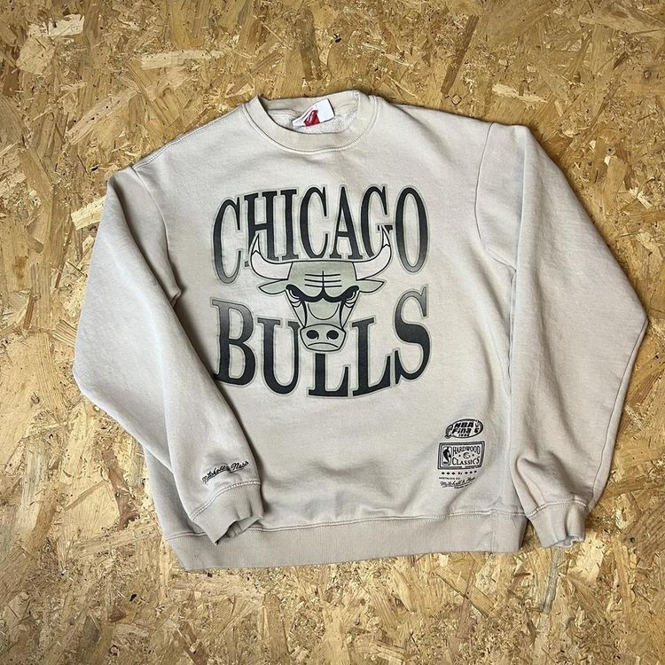 Vintage Mitchell & Ness NBA x Chicago Bulls Graphic Sweatshirt