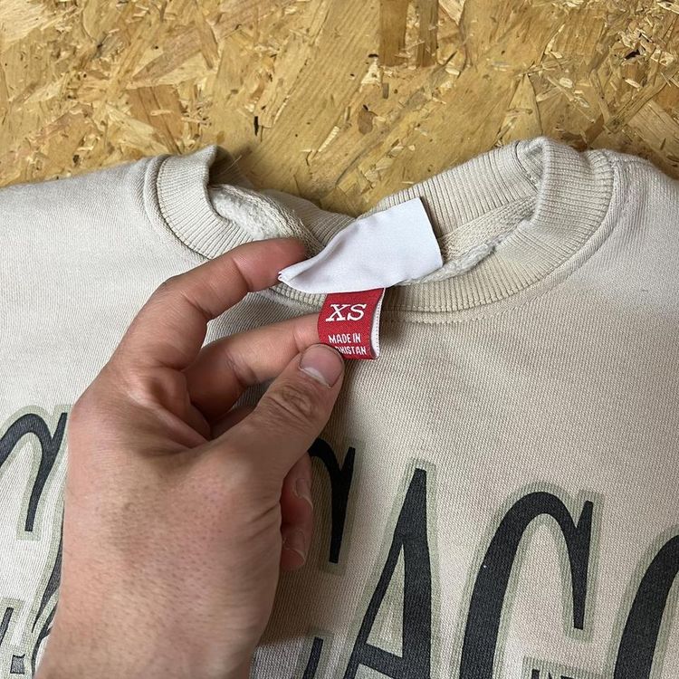 Vintage Mitchell & Ness NBA x Chicago Bulls Graphic Sweatshirt 5