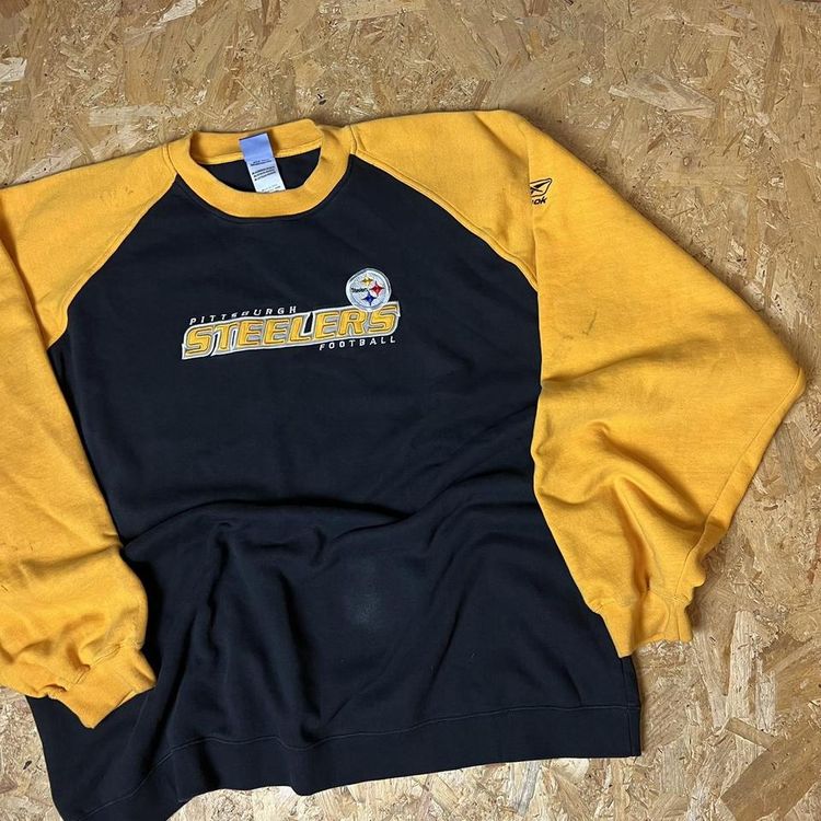 Vintage Reebok NFL x Pittsburgh Steelers Graphic Sweatshirt 2