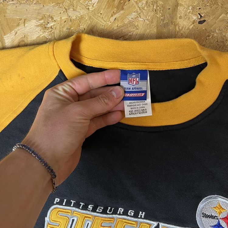Vintage Reebok NFL x Pittsburgh Steelers Graphic Sweatshirt 5