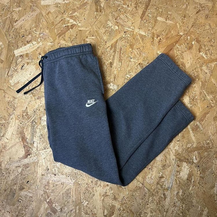Like New Nike Club Embroidered Baggy Joggers 2