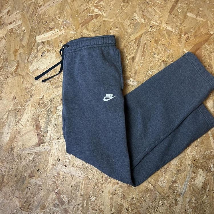 Like New Nike Club Embroidered Baggy Joggers 3